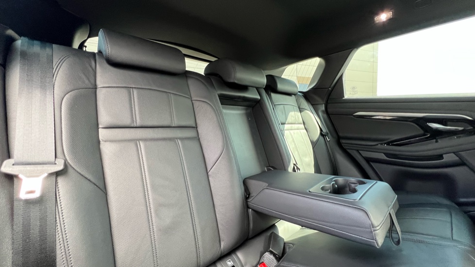Land Rover Range Rover Evoque 1.5 P300e R-Dynamic SE 5dr Auto Hatchback - Image 33