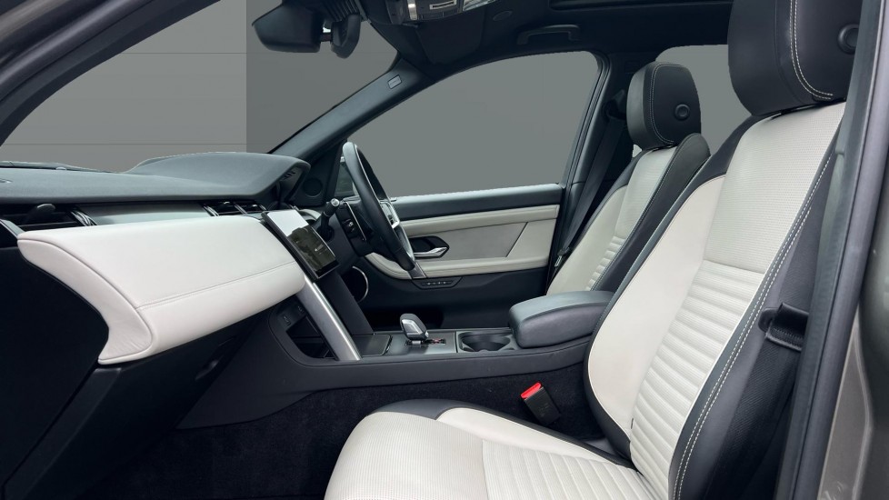 Land Rover Discovery Sport 2.0 P250 Dynamic HSE 5dr Auto [7 Seat] Petrol Station Wagon - Image 3
