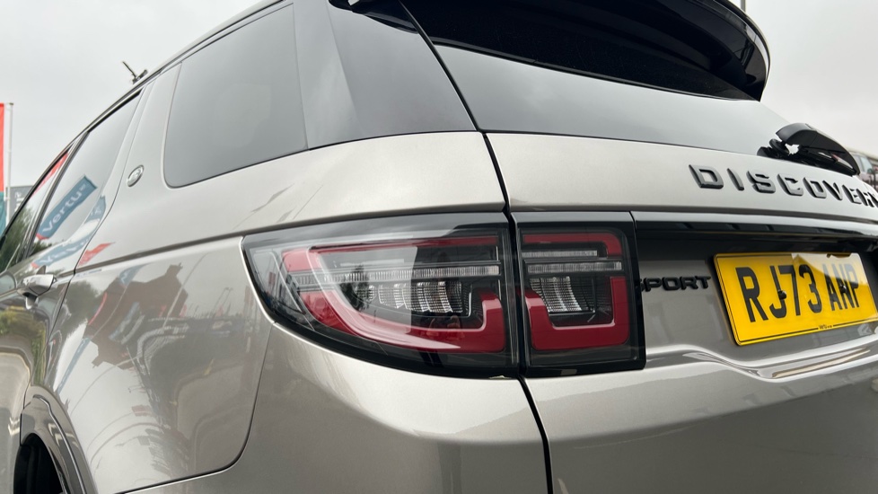 Land Rover Discovery Sport 2.0 P250 Dynamic HSE 5dr Auto [7 Seat] Petrol Station Wagon - Image 19