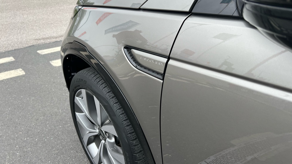 Land Rover Discovery Sport 2.0 P250 Dynamic HSE 5dr Auto [7 Seat] Petrol Station Wagon - Image 20