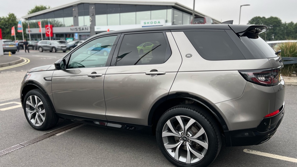 Land Rover Discovery Sport 2.0 P250 Dynamic HSE 5dr Auto [7 Seat] Petrol Station Wagon - Image 21