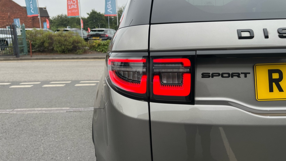 Land Rover Discovery Sport 2.0 P250 Dynamic HSE 5dr Auto [7 Seat] Petrol Station Wagon - Image 30