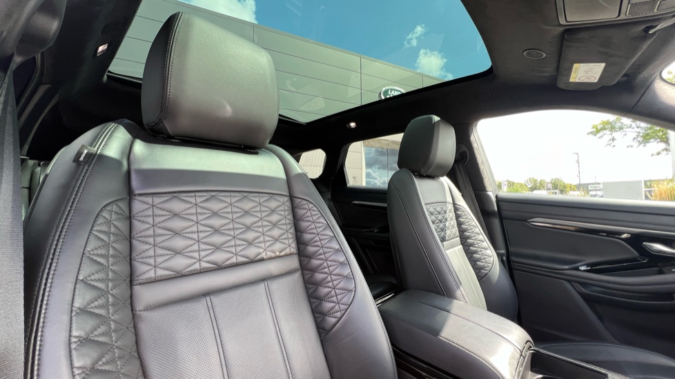 Land Rover Range Rover Evoque 1.5 P300e Autobiography 5dr Auto Hatchback - Image 37