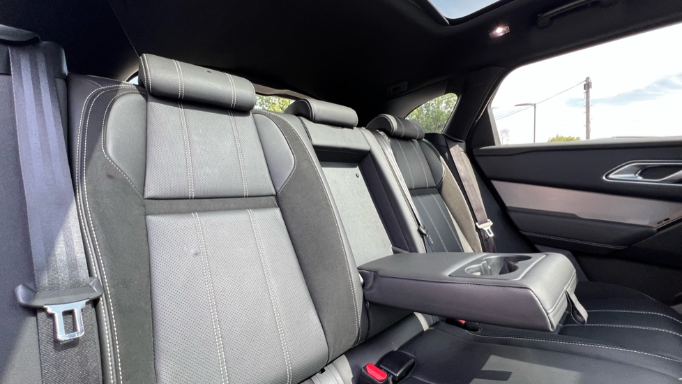 Land Rover Range Rover Velar 2.0 D180 R-Dynamic S 5dr Auto Diesel Estate - Image 33