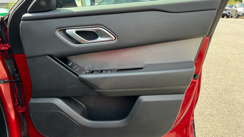 Land Rover Range Rover Velar 2.0 D180 R-Dynamic S 5dr Auto Diesel Estate - Image 34