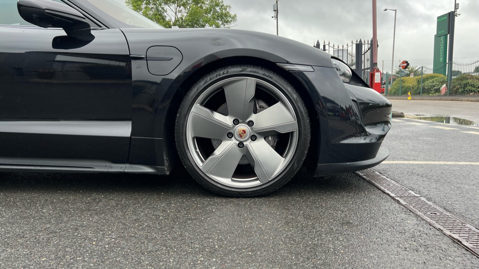 Porsche Taycan 350kW 93kWh 4dr RWD Auto Electric Saloon - Image 8