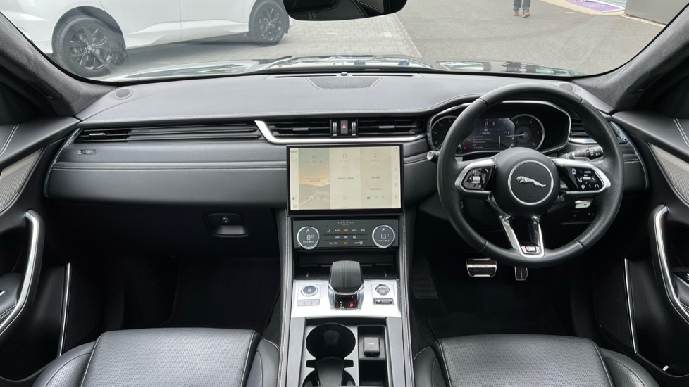 Jaguar F-Pace 2.0 D200 R-Dynamic Black 5dr Auto AWD Diesel Estate - Image 9