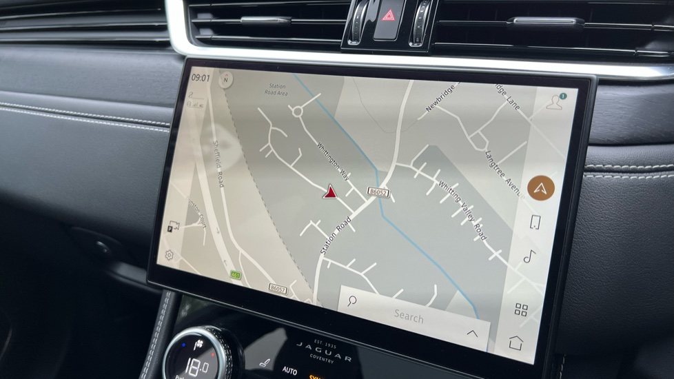 Jaguar F-Pace 2.0 D200 R-Dynamic Black 5dr Auto AWD Diesel Estate - Image 11