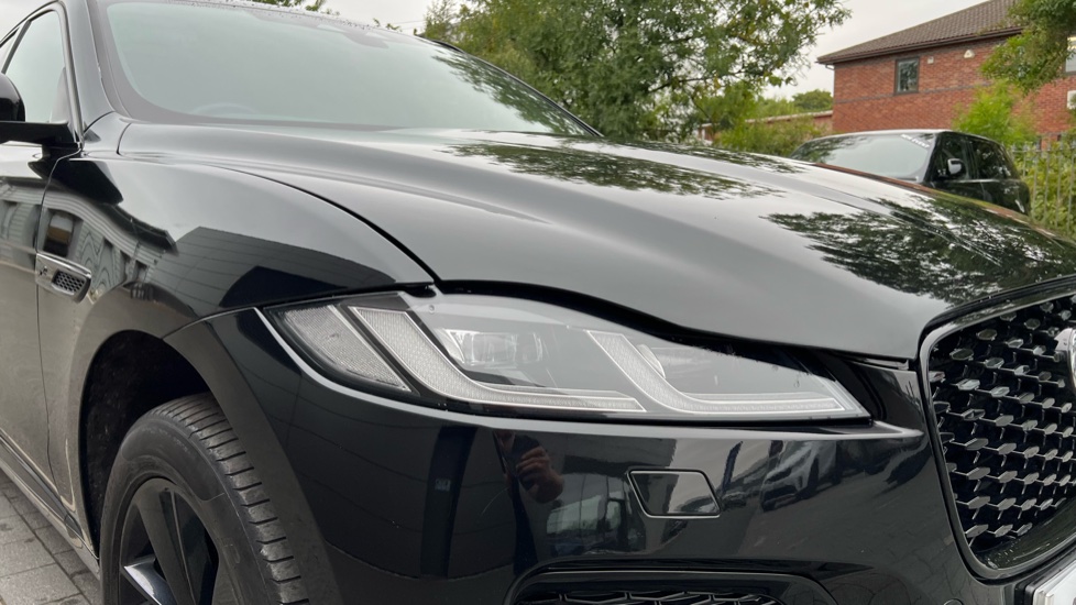 Jaguar F-Pace 2.0 D200 R-Dynamic Black 5dr Auto AWD Diesel Estate - Image 17