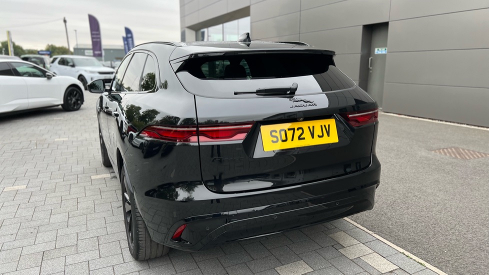 Jaguar F-Pace 2.0 D200 R-Dynamic Black 5dr Auto AWD Diesel Estate - Image 28