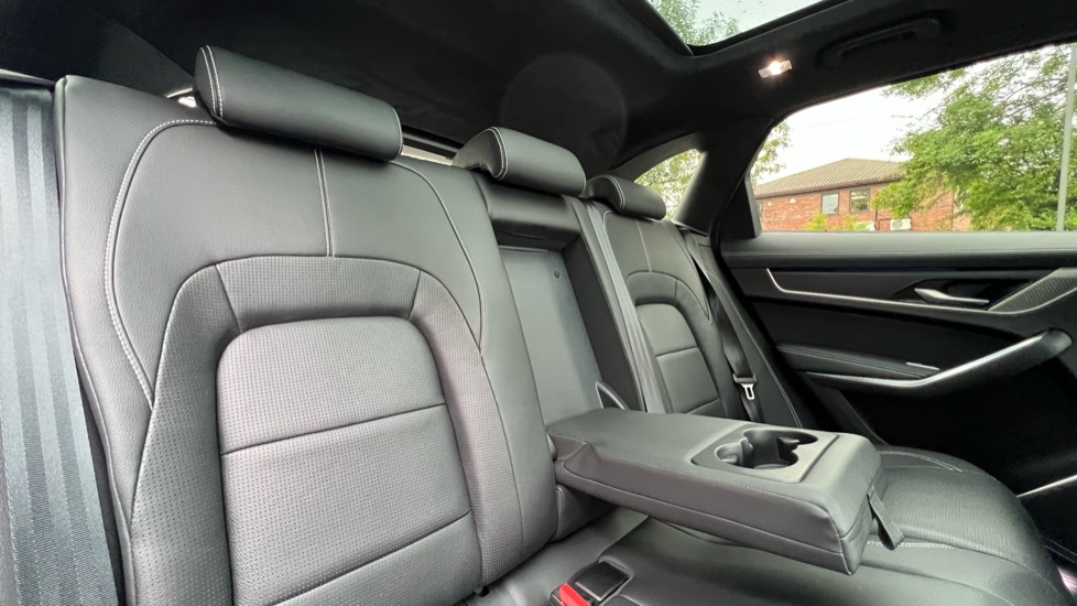Jaguar F-Pace 2.0 D200 R-Dynamic Black 5dr Auto AWD Diesel Estate - Image 33