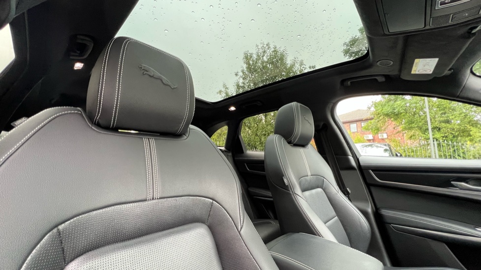 Jaguar F-Pace 2.0 D200 R-Dynamic Black 5dr Auto AWD Diesel Estate - Image 36