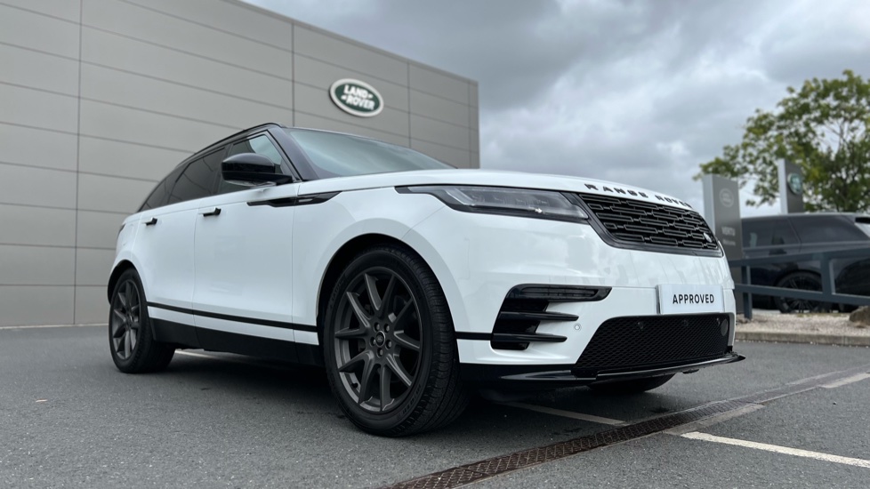 Land Rover Range Rover Velar 2.0 D200 MHEV Dynamic HSE 5dr Auto Diesel Estate - Image 25