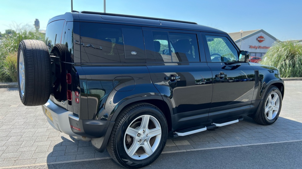 Land Rover Defender 3.0 D250 SE 110 5dr Auto Diesel Estate - Image 27
