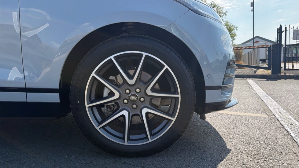 Land Rover Range Rover Velar 2.0 P250 Dynamic HSE 5dr Auto Petrol Estate - Image 8