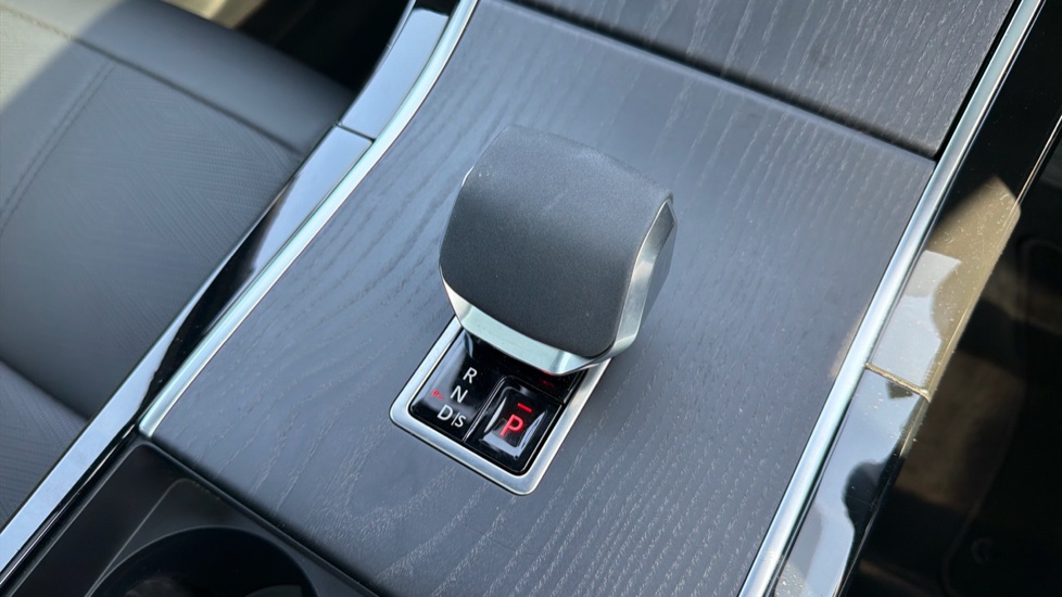 Land Rover Range Rover Velar 2.0 P250 Dynamic HSE 5dr Auto Petrol Estate - Image 13