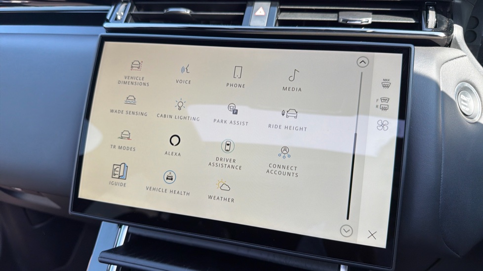 Land Rover Range Rover Velar 2.0 P250 Dynamic HSE 5dr Auto Petrol Estate - Image 28