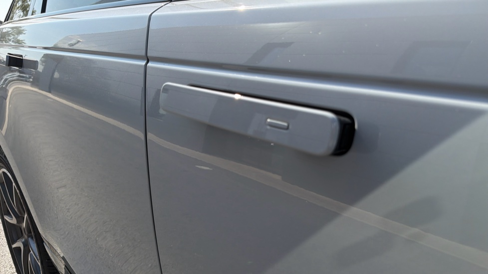 Land Rover Range Rover Velar 2.0 P250 Dynamic HSE 5dr Auto Petrol Estate - Image 35