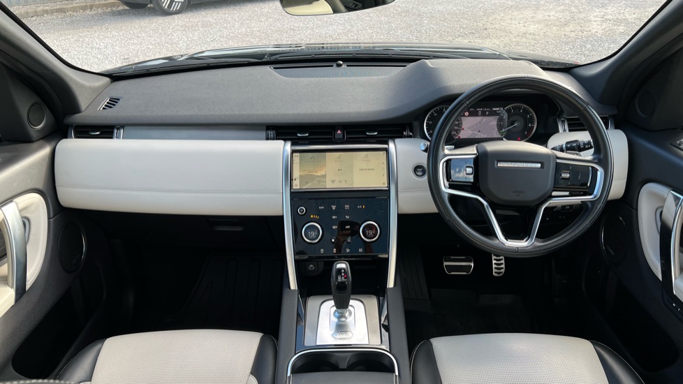 Land Rover Discovery Sport 1.5 P300e R-Dynamic HSE 5dr Auto [5 Seat] Station Wagon - Image 9