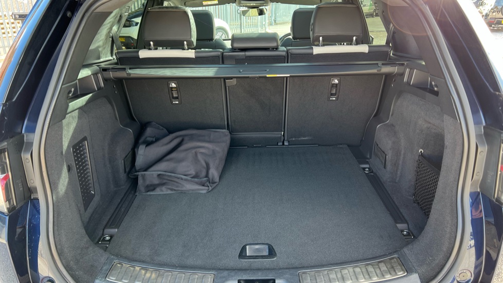 Land Rover Discovery Sport 1.5 P300e R-Dynamic HSE 5dr Auto [5 Seat] Station Wagon - Image 10