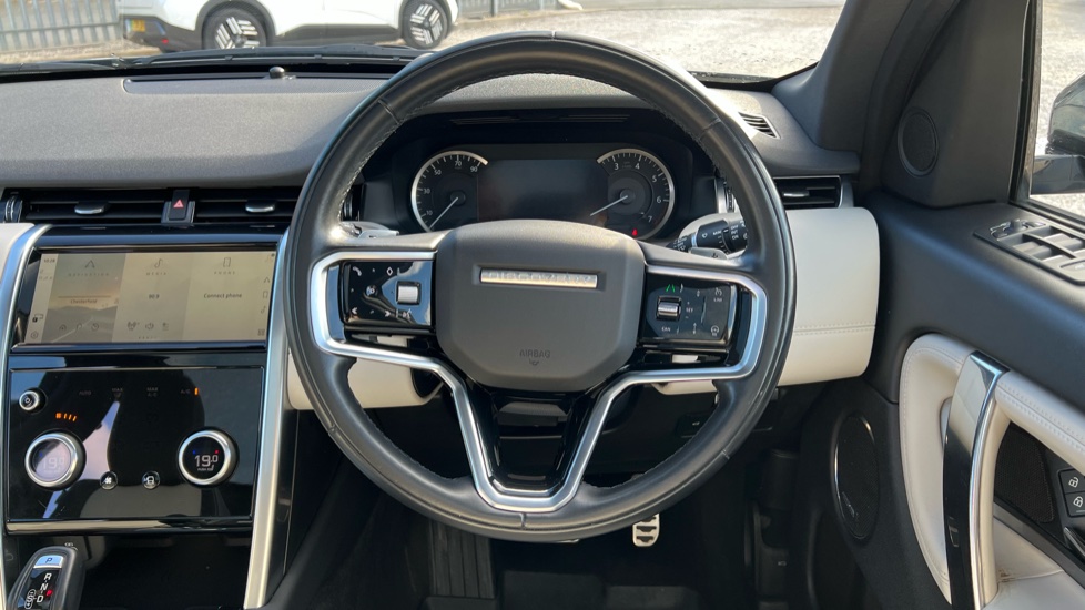 Land Rover Discovery Sport 1.5 P300e R-Dynamic HSE 5dr Auto [5 Seat] Station Wagon - Image 15