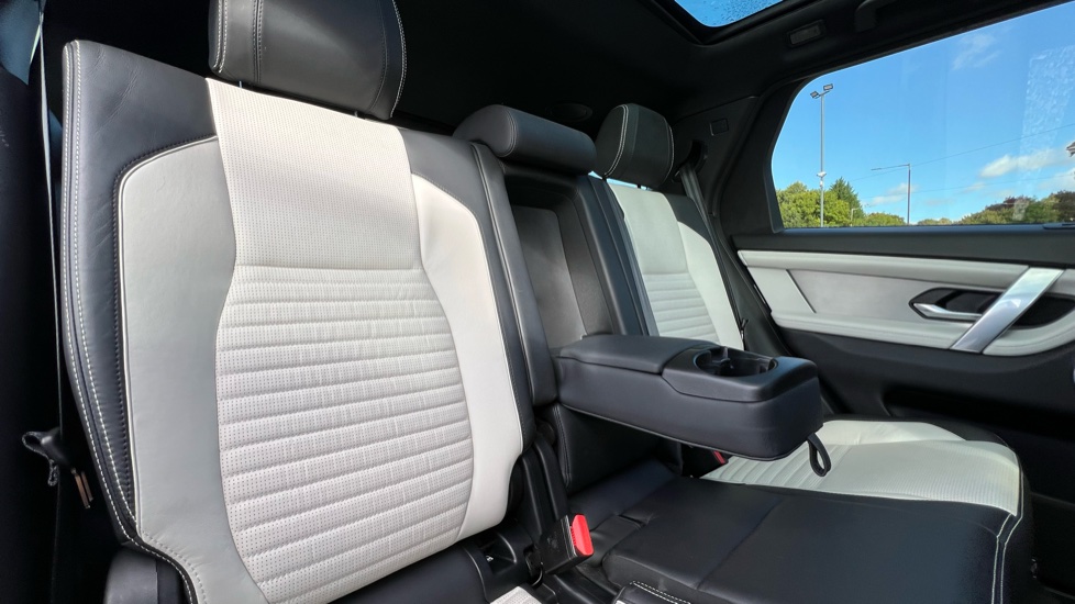 Land Rover Discovery Sport 1.5 P300e R-Dynamic HSE 5dr Auto [5 Seat] Station Wagon - Image 33