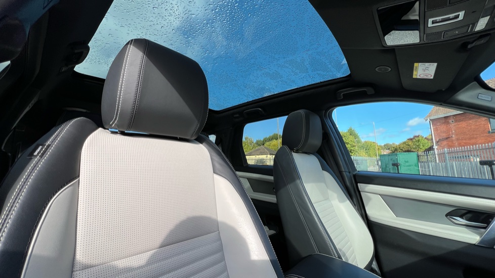 Land Rover Discovery Sport 1.5 P300e R-Dynamic HSE 5dr Auto [5 Seat] Station Wagon - Image 37