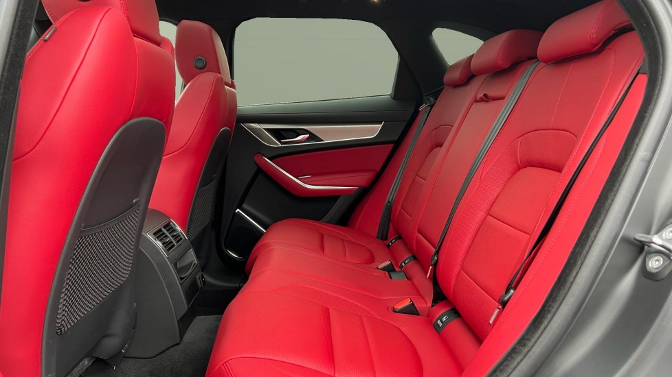 Jaguar F-Pace 2.0 P400e R-Dynamic S 5dr Auto AWD Estate - Image 4