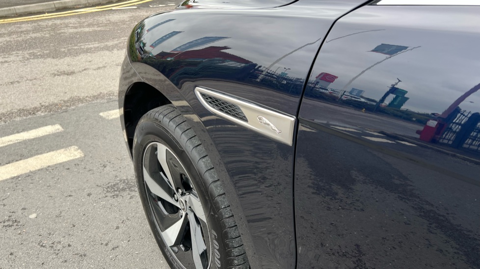 Jaguar F-Pace 2.0 P400e R-Dynamic S 5dr Auto AWD Estate - Image 20