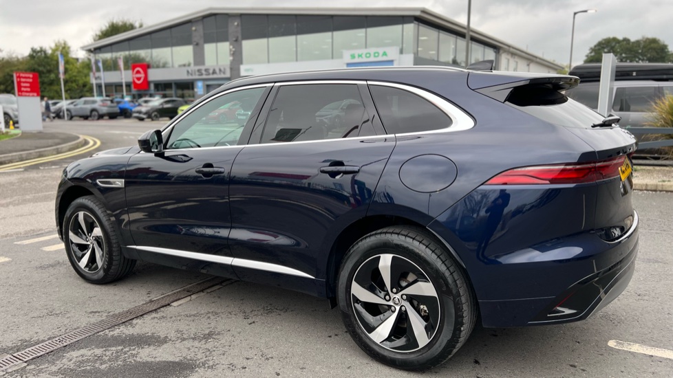 Jaguar F-Pace 2.0 P400e R-Dynamic S 5dr Auto AWD Estate - Image 21