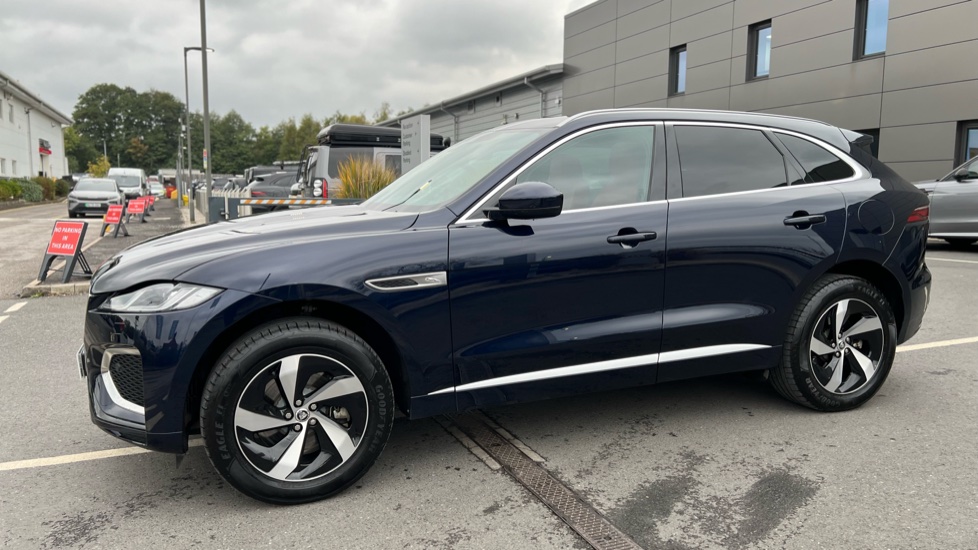 Jaguar F-Pace 2.0 P400e R-Dynamic S 5dr Auto AWD Estate - Image 23