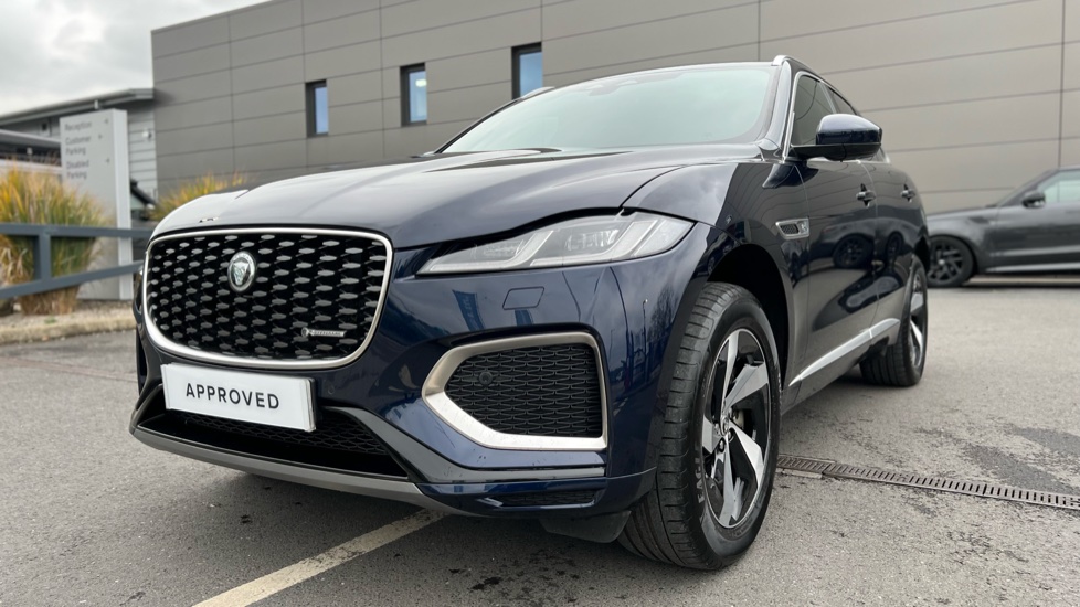 Jaguar F-Pace 2.0 P400e R-Dynamic S 5dr Auto AWD Estate - Image 24