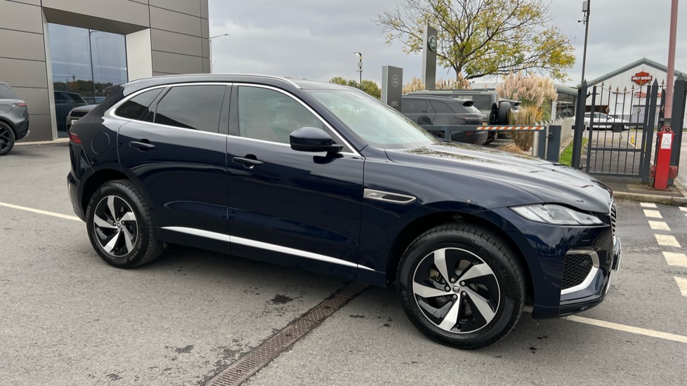 Jaguar F-Pace 2.0 P400e R-Dynamic S 5dr Auto AWD Estate - Image 26