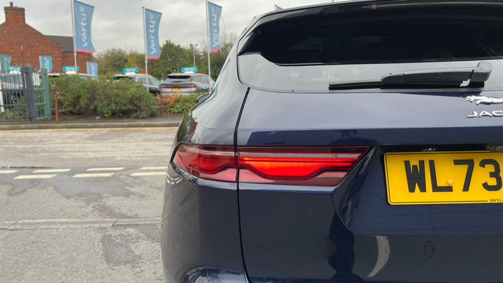 Jaguar F-Pace 2.0 P400e R-Dynamic S 5dr Auto AWD Estate - Image 30