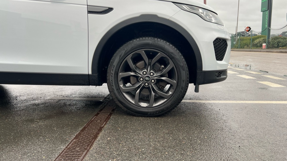 Land Rover Discovery Sport 2.0 TD4 180 Landmark 5dr Auto Diesel Station Wagon - Image 8