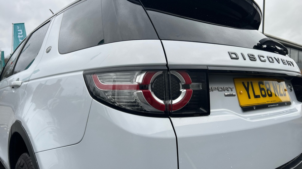 Land Rover Discovery Sport 2.0 TD4 180 Landmark 5dr Auto Diesel Station Wagon - Image 19