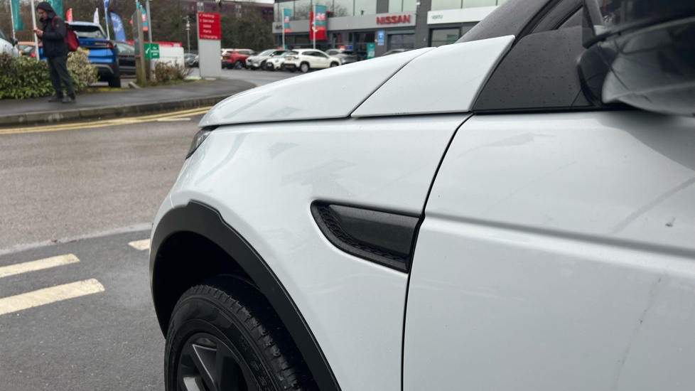 Land Rover Discovery Sport 2.0 TD4 180 Landmark 5dr Auto Diesel Station Wagon - Image 20
