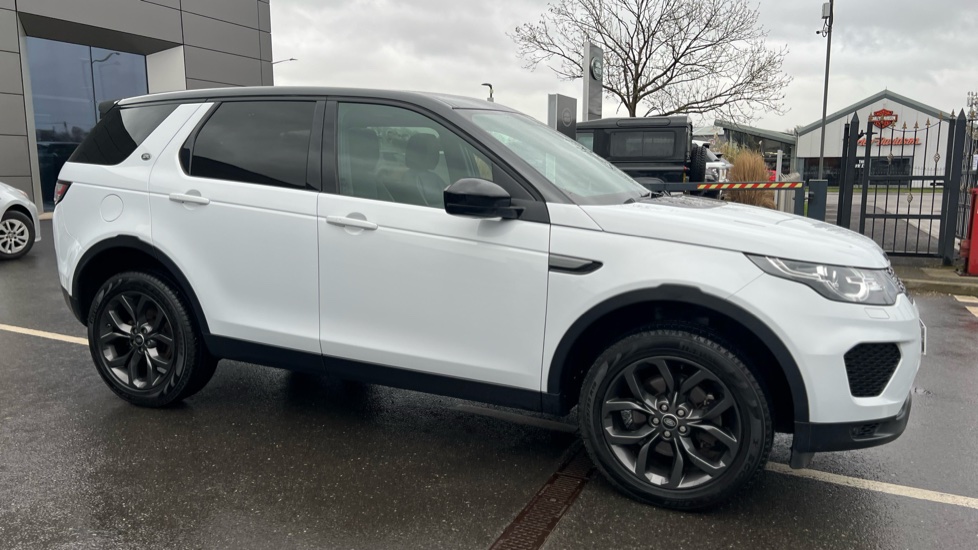 Land Rover Discovery Sport 2.0 TD4 180 Landmark 5dr Auto Diesel Station Wagon - Image 26
