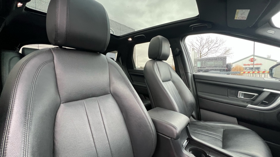 Land Rover Discovery Sport 2.0 TD4 180 Landmark 5dr Auto Diesel Station Wagon - Image 37