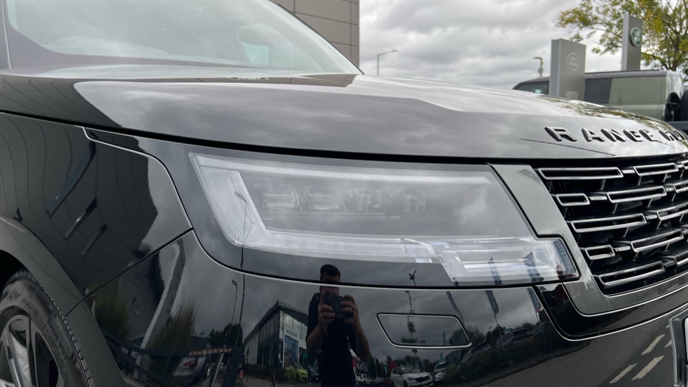 Land Rover Range Rover 3.0 D300 Edition 4dr Auto Diesel Estate - Image 17