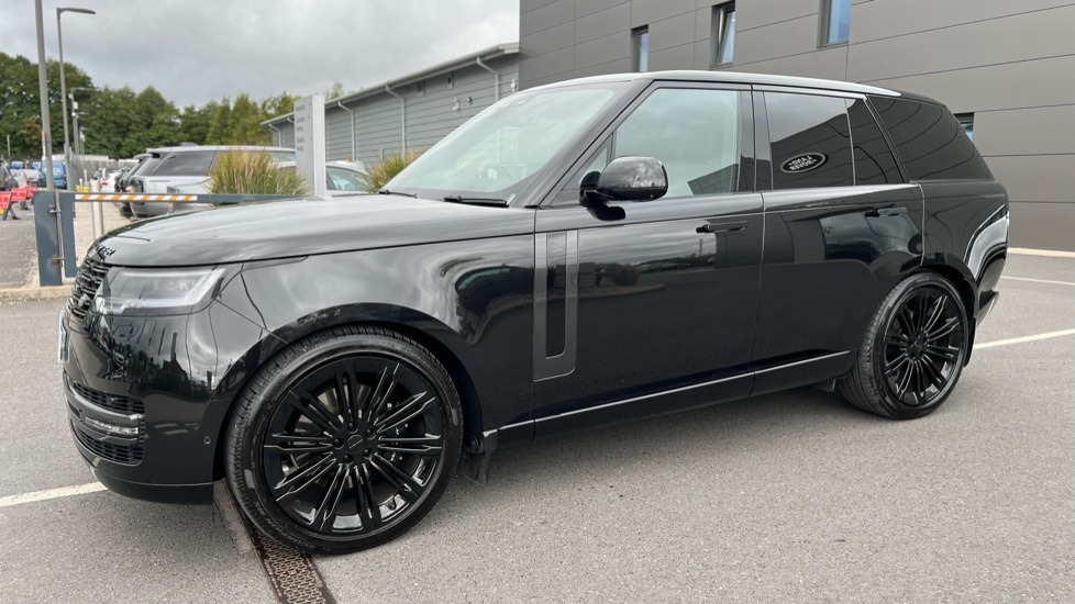 Land Rover Range Rover 3.0 D300 Edition 4dr Auto Diesel Estate - Image 23
