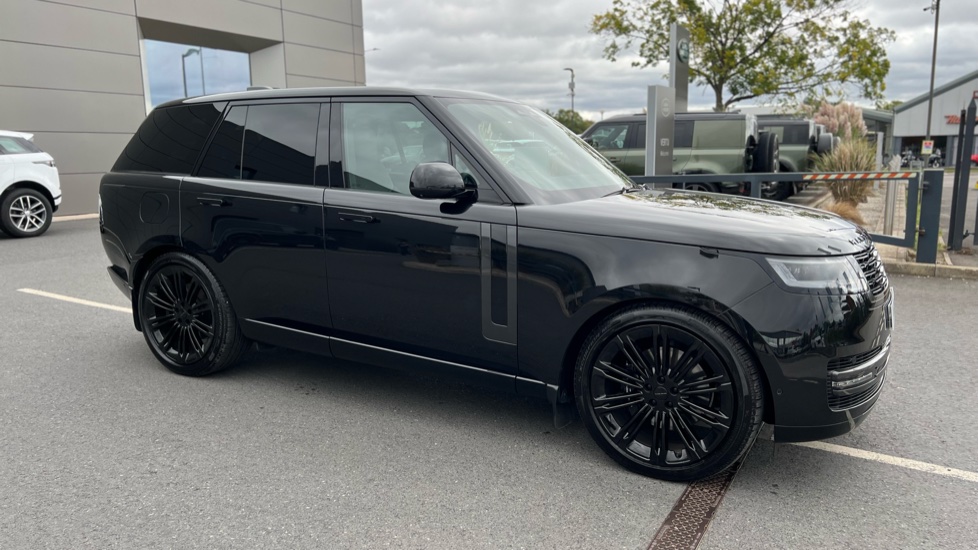 Land Rover Range Rover 3.0 D300 Edition 4dr Auto Diesel Estate - Image 26