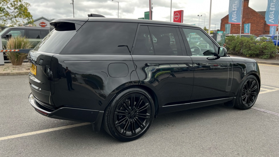 Land Rover Range Rover 3.0 D300 Edition 4dr Auto Diesel Estate - Image 27