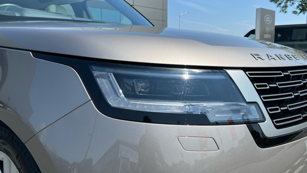 Land Rover Range Rover 3.0 P440e HSE 4dr Auto Estate - Image 17
