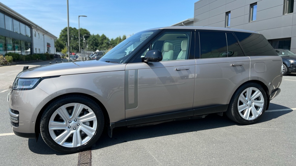 Land Rover Range Rover 3.0 P440e HSE 4dr Auto Estate - Image 23