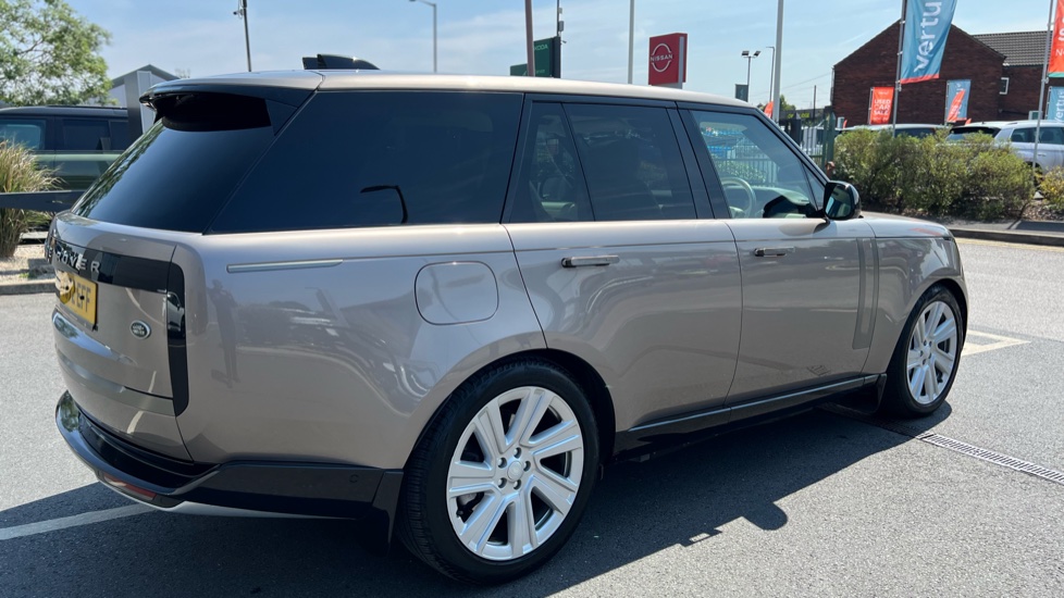 Land Rover Range Rover 3.0 P440e HSE 4dr Auto Estate - Image 27