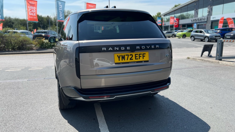 Land Rover Range Rover 3.0 P440e HSE 4dr Auto Estate - Image 28