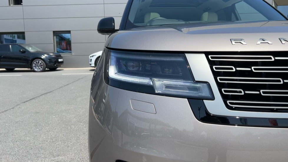 Land Rover Range Rover 3.0 P440e HSE 4dr Auto Estate - Image 29