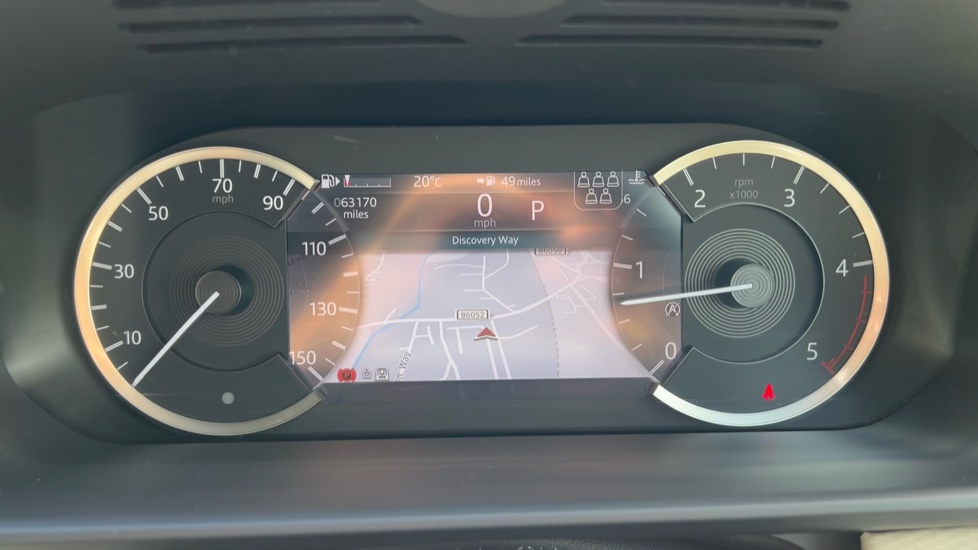 Land Rover Discovery 3.0 D300 R-Dynamic HSE 5dr Auto Diesel Station Wagon - Image 16