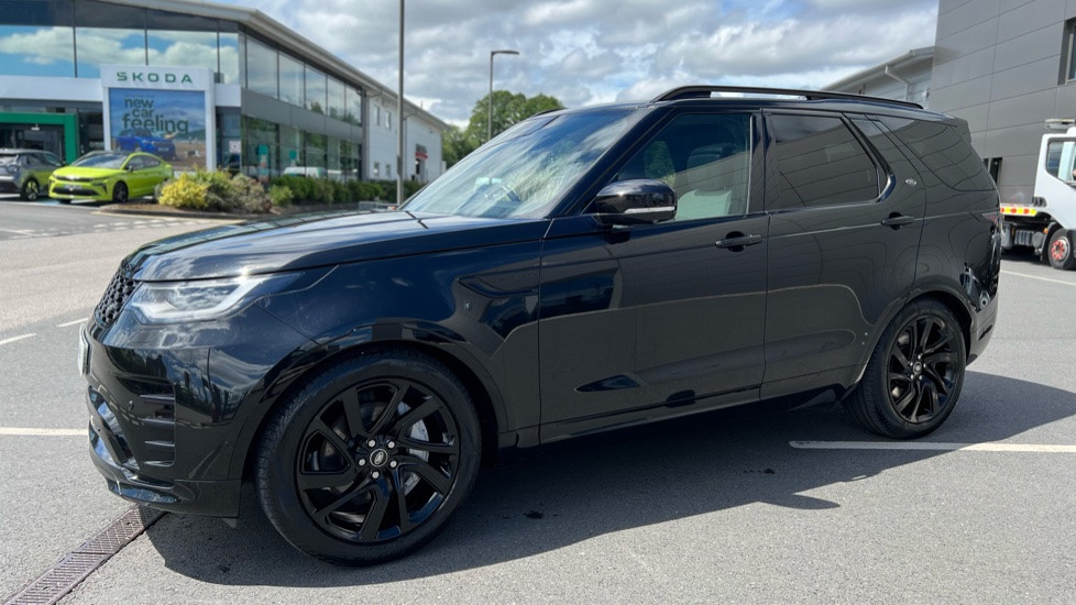 Land Rover Discovery 3.0 D300 R-Dynamic HSE 5dr Auto Diesel Station Wagon - Image 23